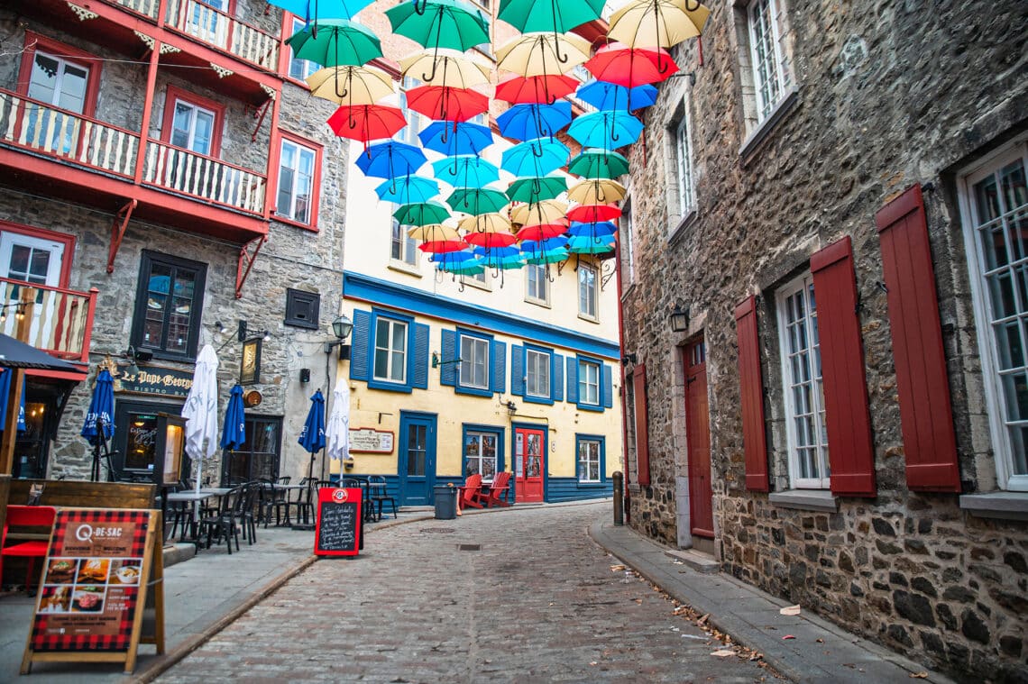 Cul-de-Sac Street - in Quartier Petit Champlain - Mélanie Jean