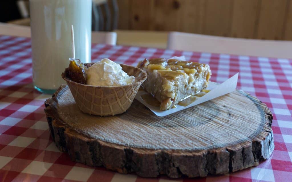 Apple and sugar pie with ice cream at Cabane à pommes in Oka