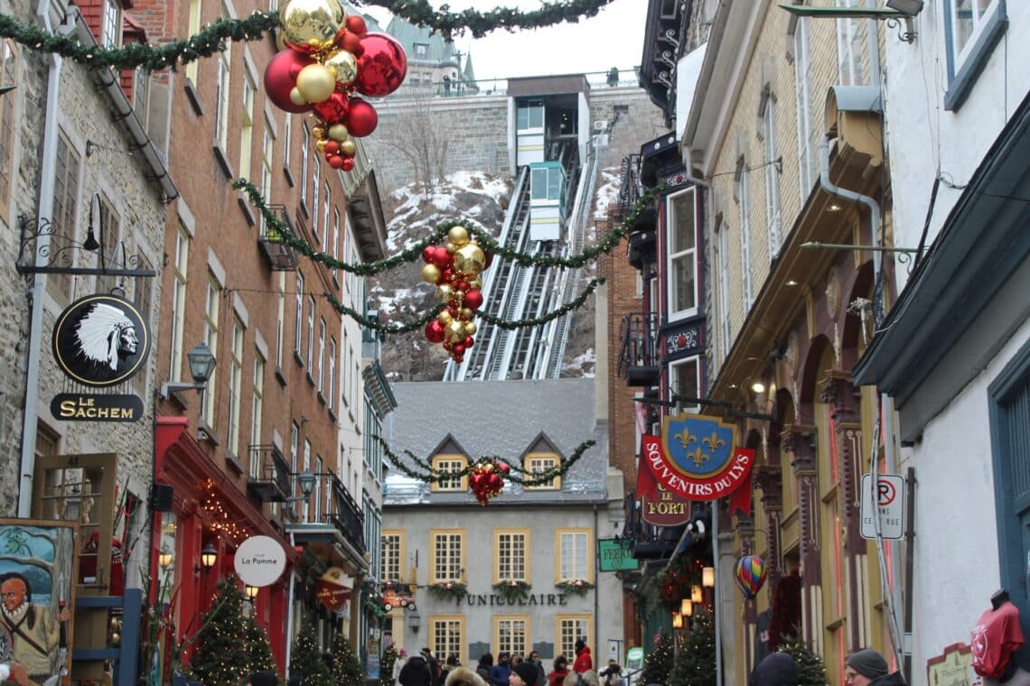 Christmas street - in - Quartier Petit-Champlain - Hamit Pena - From Unsplash
