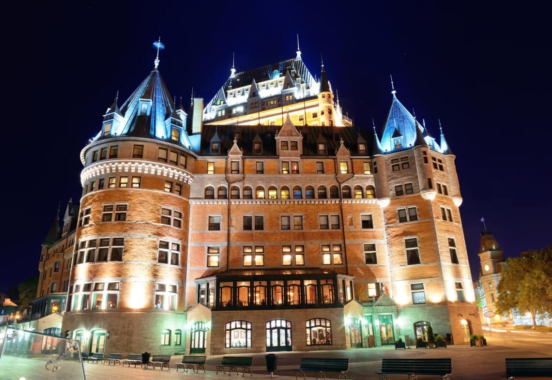 Sam Bistro Evolutif Restaurant - in the Chateau Frontenac - Travelscape - From Freepik