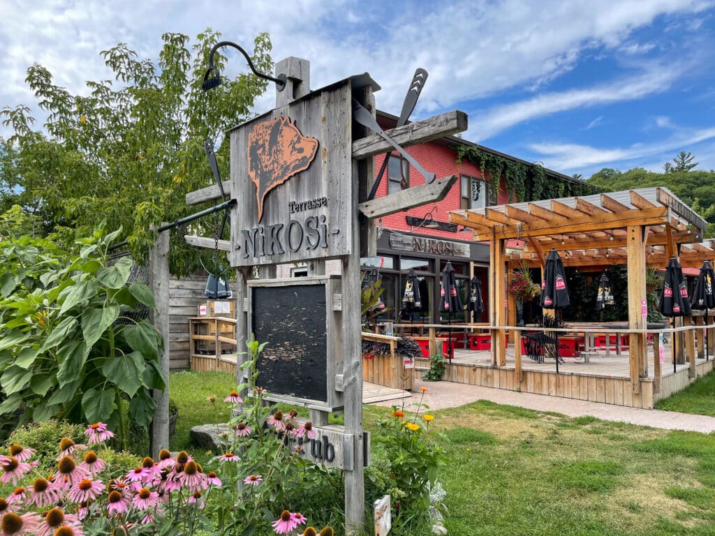 Nikosi Terrasse in Summer - Outaouais restaurant