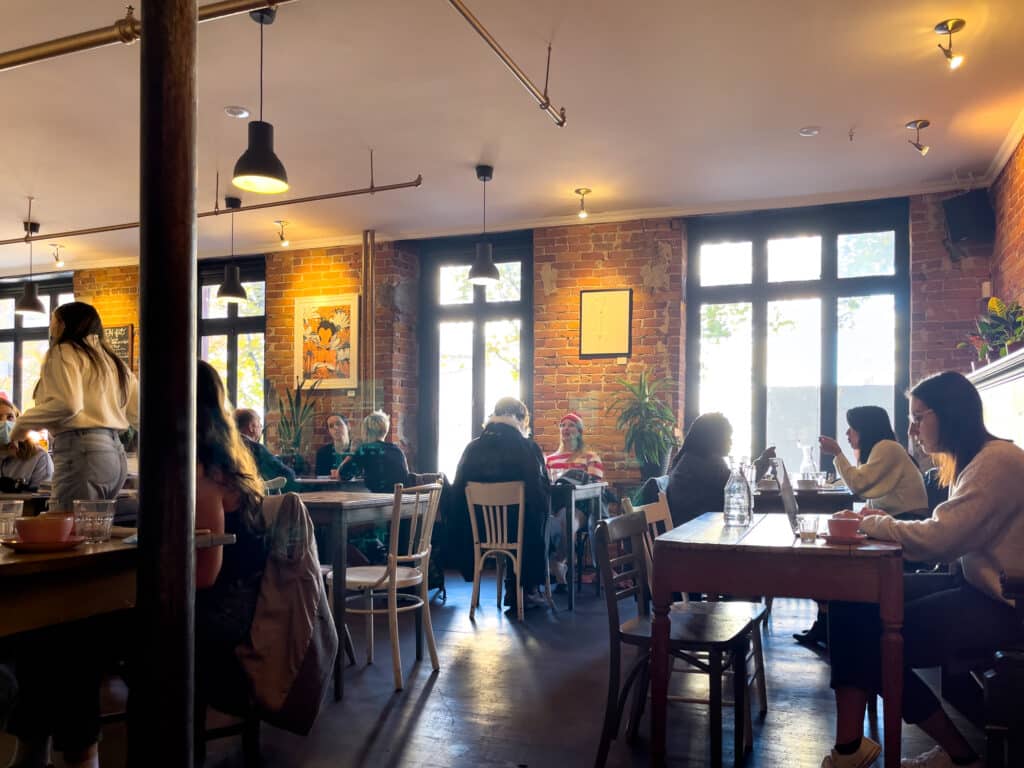 cafe maelstrom - saint-roch neighbourhood