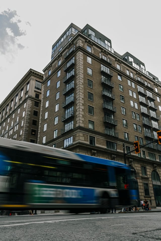 Quebec City Bus - in Downtown - Agamveer Singh - From Unsplash