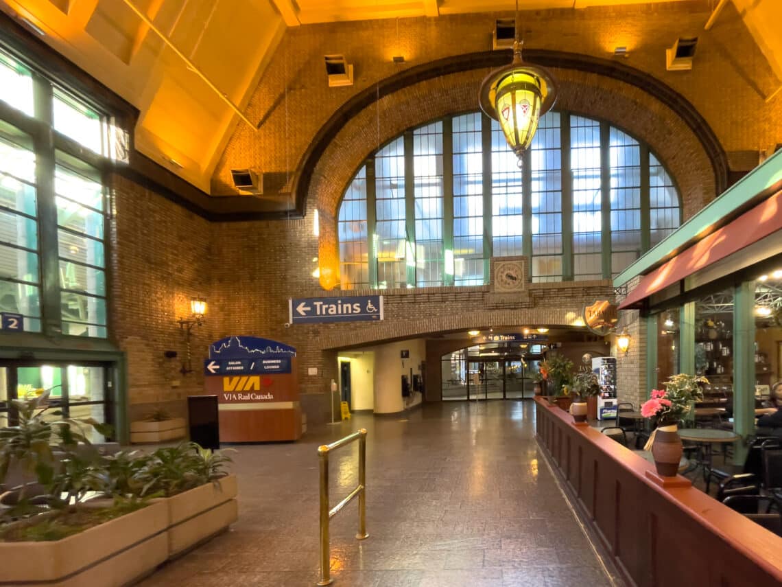 Gare du Palais architecture in Quebec City's train station