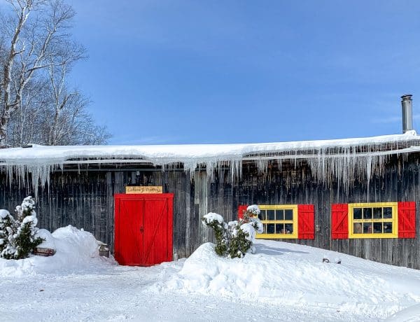 Cabane à pommes exterior of sugar shack in Oka