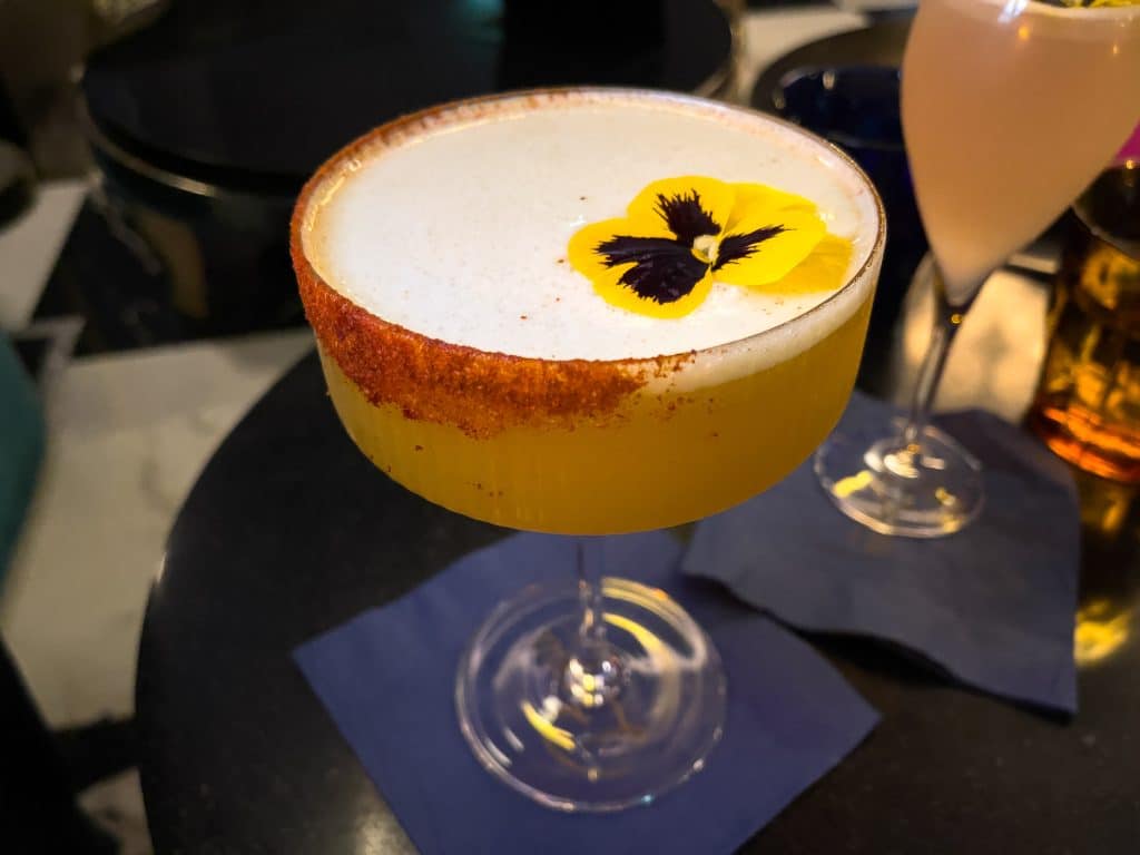 Cocktail at bar Le Bijou - Monsieur Jean hôtel particulier