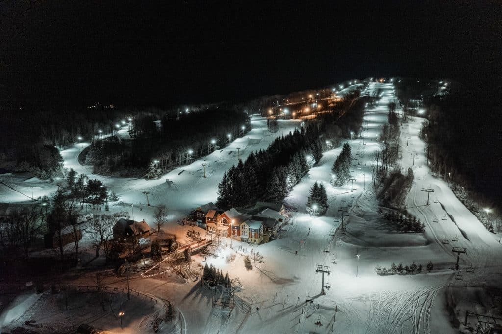 Mount Gleason ski hill in the Eastern Townships - Photo: Les Maximes