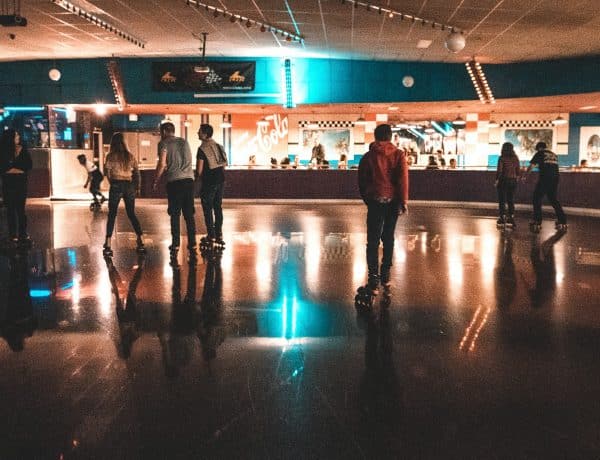 Rollerskating inside a rink - Lukas Schroeder - Unsplash