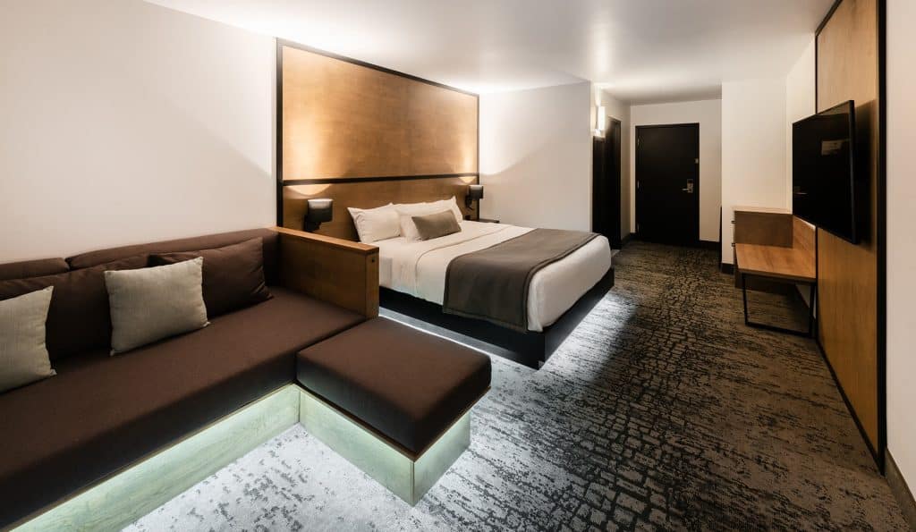 Room of AX Hotel in Mont Tremblant - Tourisme Laurentides