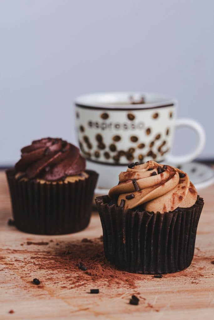 Chocolate cupcakes - Jacob Boavista - Unsplash
