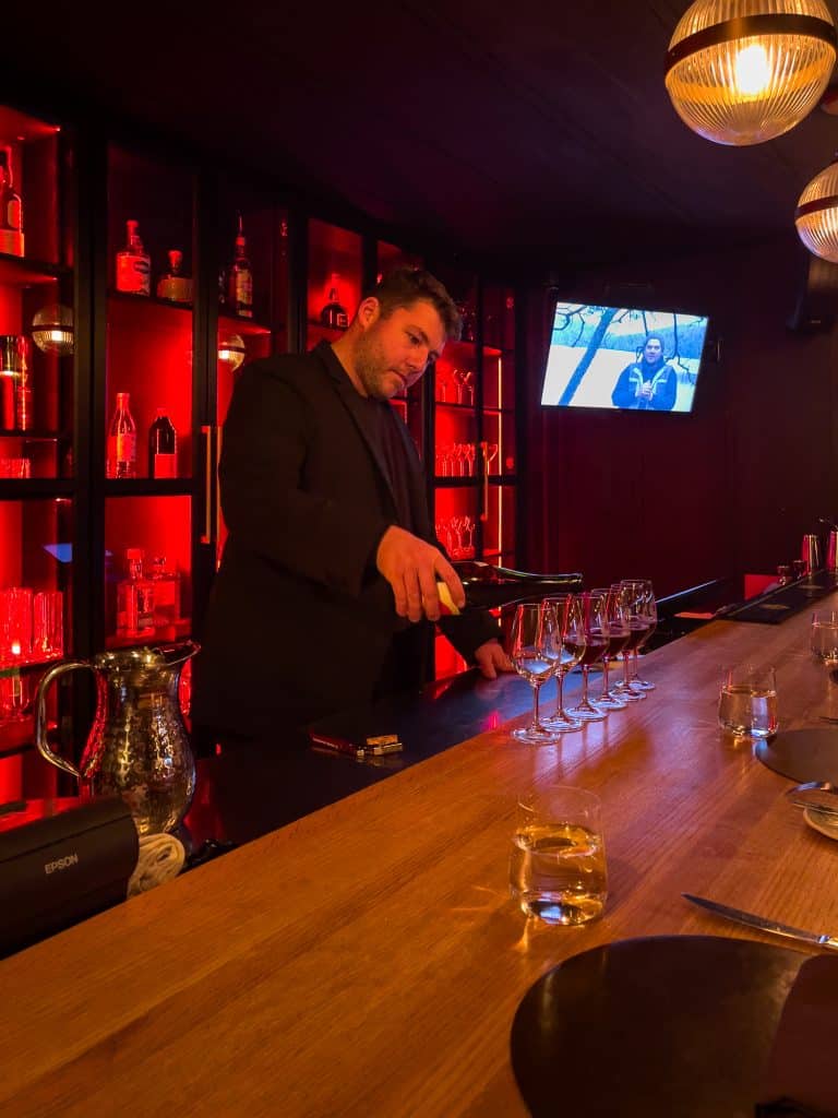 Le Clan barman