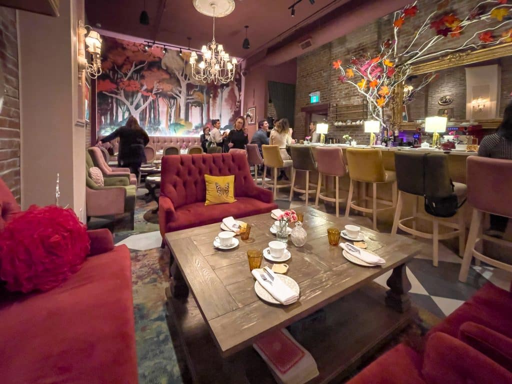 Colourful room in Paparmane, Montreal