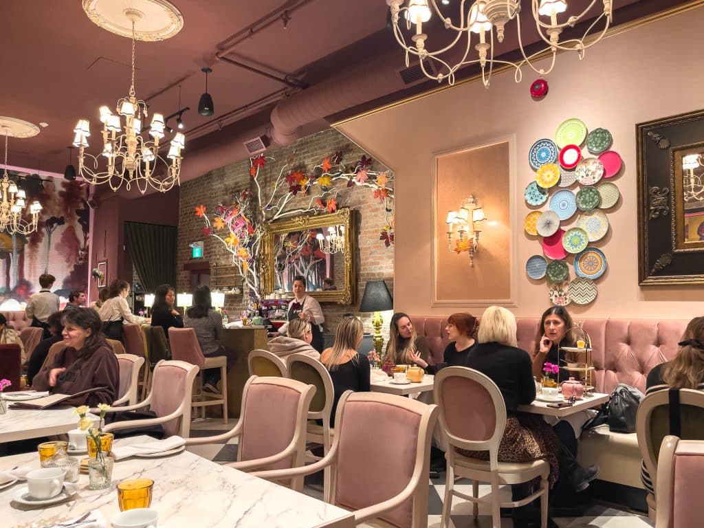 Dining room of Paparmane