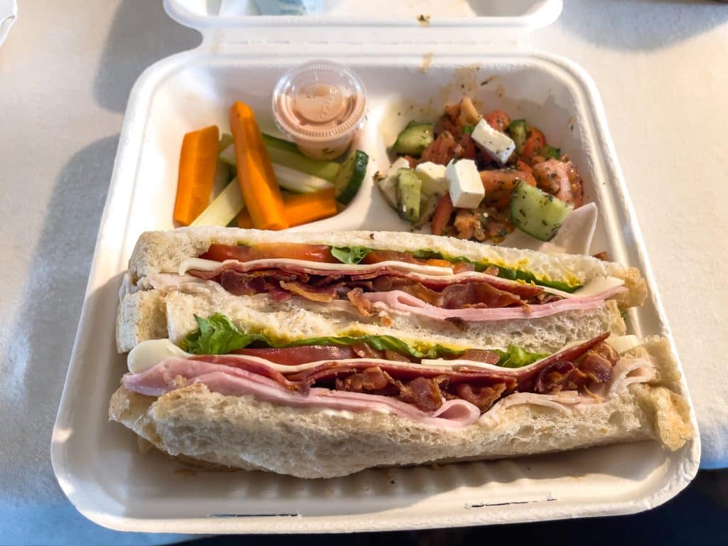 Sandwich and salade from Finesse d'Alsace