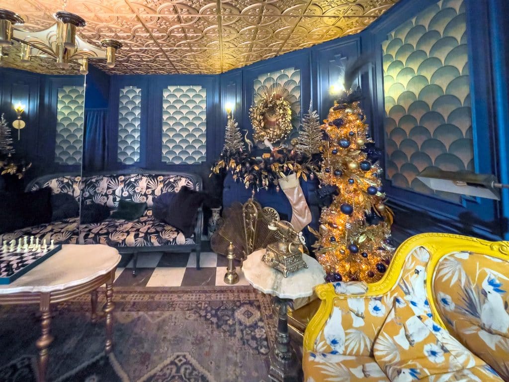 Christmas decor at Imaginarium